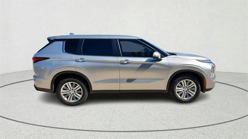 2023 Mitsubishi Outlander ES