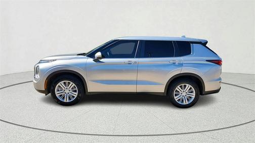 2023 Mitsubishi Outlander ES