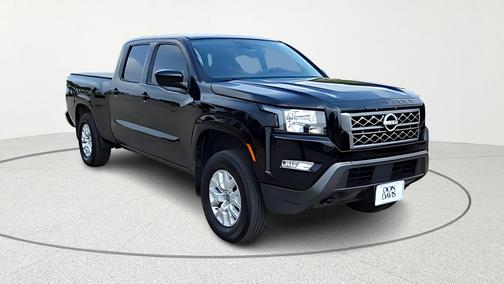 Black 2024 Nissan Frontier SV
