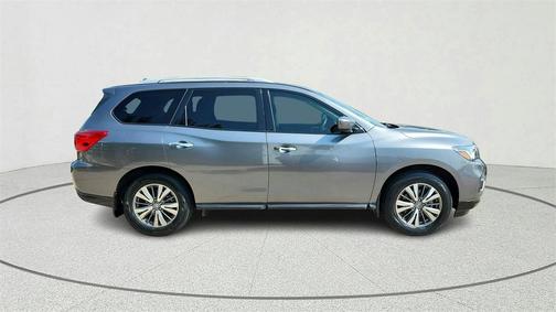 2020 Nissan Pathfinder S