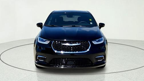 Diamond Black 2025 Chrysler Pacifica Select