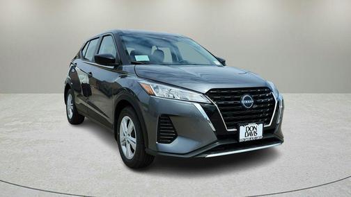 Gun Metallic 2025 Nissan Kicks Play S