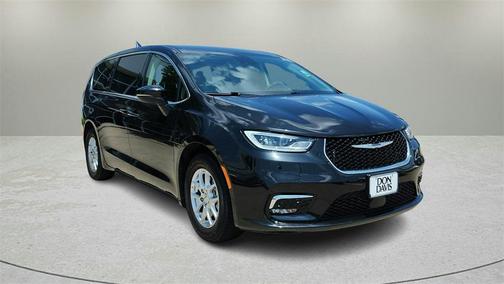 2023 Chrysler Pacifica Touring-L