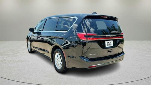 2023 Chrysler Pacifica Touring-L