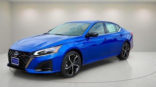 2025 Nissan Altima SR
