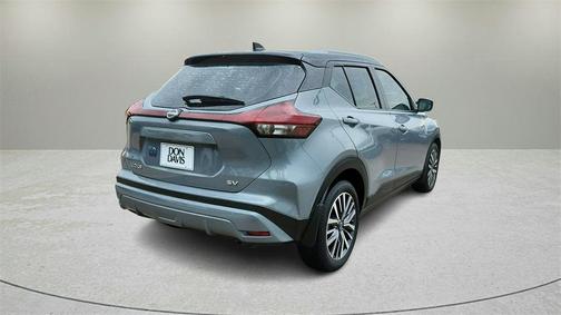 2022 Nissan Kicks SV