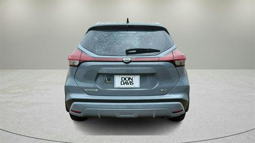 2022 Nissan Kicks SV