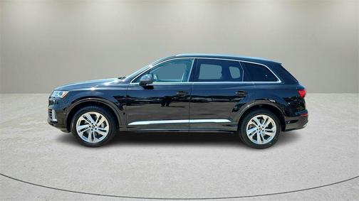 2022 Audi Q7 55 Premium Plus
