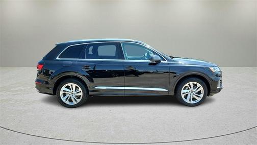 2022 Audi Q7 55 Premium Plus