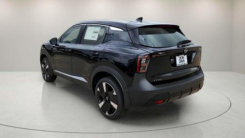 Super Black 2026 Nissan Kicks SR