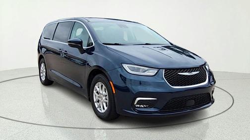 Fathom Blue Pearlcoat 2023 Chrysler Pacifica Touring-L