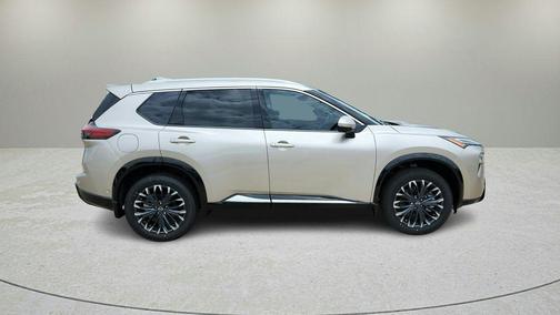 Champagne Silve 2026 Nissan Rogue Platinum