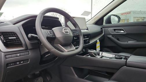 Champagne Silve 2026 Nissan Rogue Platinum