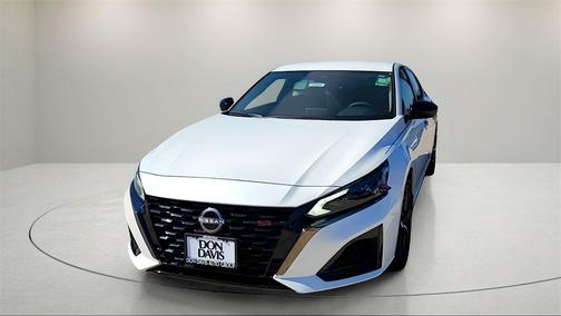 2025 Nissan Altima SR