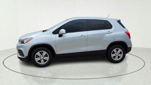 Silver Ice Metallic 2022 Chevrolet Trax LS