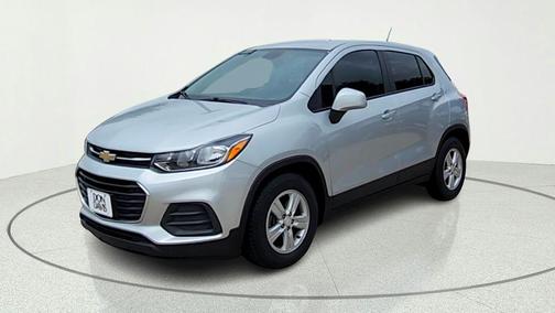 Silver Ice Metallic 2022 Chevrolet Trax LS