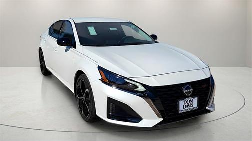 2025 Nissan Altima SR