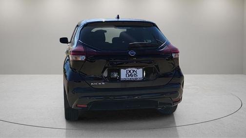 Super Black 2024 Nissan Kicks S