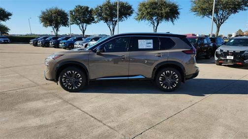 2025 Nissan Rogue Platinum