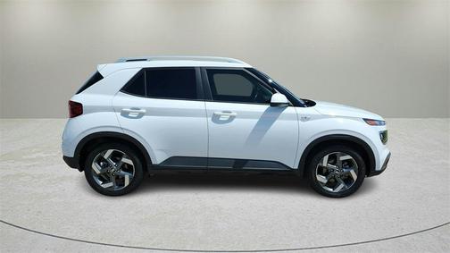 2022 Hyundai VENUE SEL