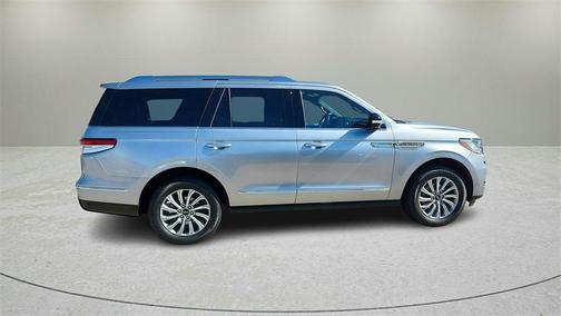 2023 Lincoln Navigator Standard