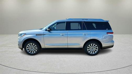 2023 Lincoln Navigator Standard