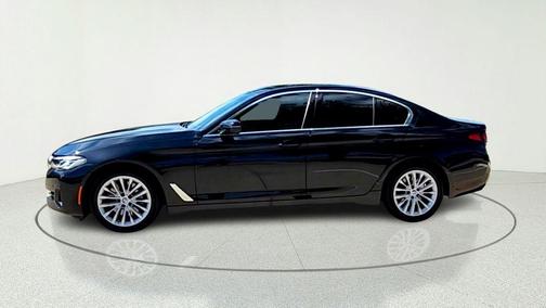 Black Sapphire Metallic 2022 BMW 530 i xDrive