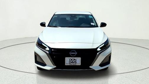 Pearl White Tri-Coat 2026 Nissan Altima SV