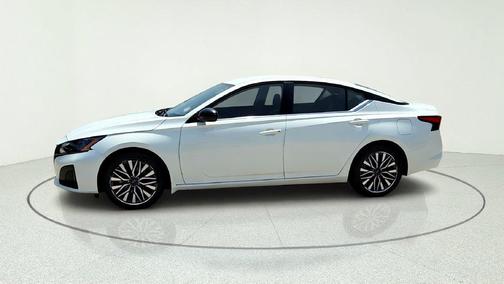 Pearl White Tri-Coat 2026 Nissan Altima SV