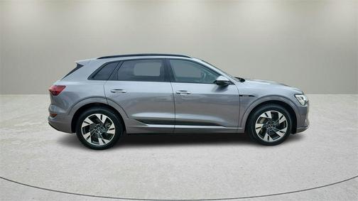 2021 Audi e-tron Premium