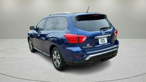2017 Nissan Pathfinder SL