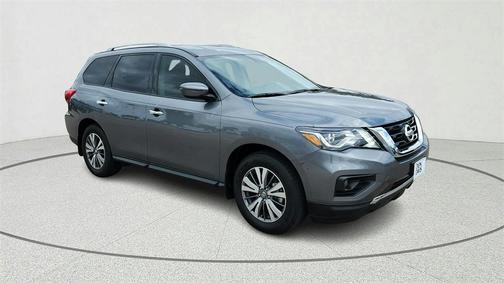 2020 Nissan Pathfinder SV