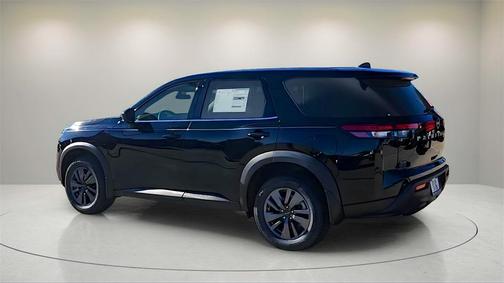 2025 Nissan Pathfinder S
