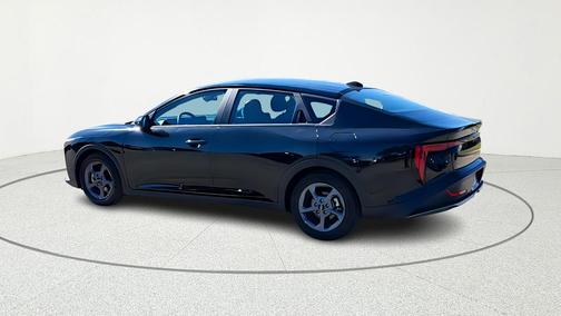 Aurora Black Pearl 2025 Kia K4