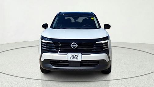 2t Wht Blk Roof 2026 Nissan Kicks SV