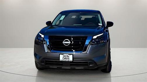 2025 Nissan Pathfinder S