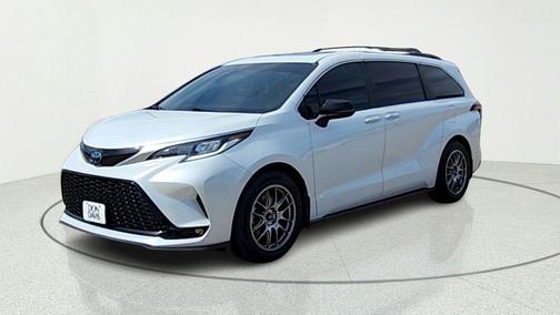 Wind Chill Pearl 2023 Toyota Sienna XSE