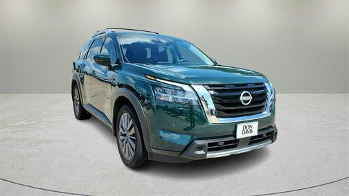 2024 Nissan Pathfinder SL