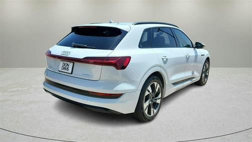 2021 Audi e-tron Premium