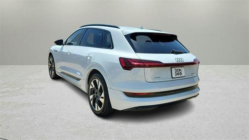 2021 Audi e-tron Premium