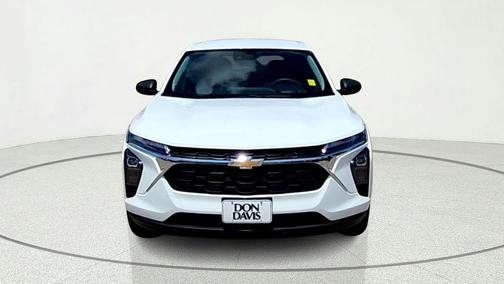 Summit White 2025 Chevrolet Trax LS
