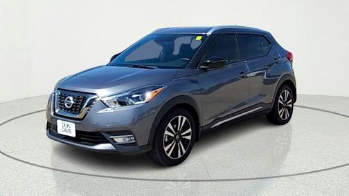 Gun Metallic 2018 Nissan Kicks SR