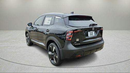 Super Black 2025 Nissan Kicks SR