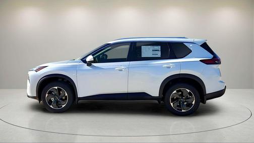 Everest White P 2026 Nissan Rogue SV