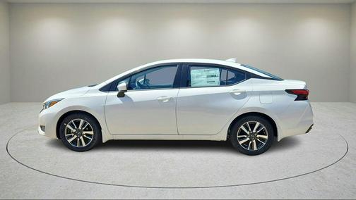 Aspen White 2025 Nissan Versa 1.6 SV