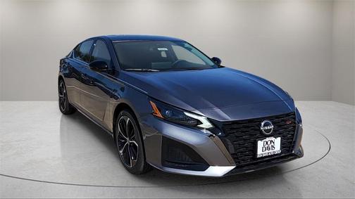 2025 Nissan Altima SR
