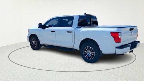 2022 Nissan Titan SV