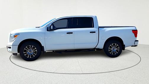 2022 Nissan Titan SV