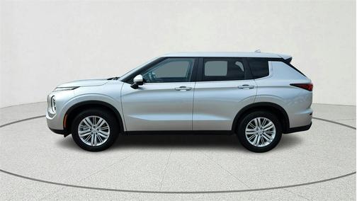 2024 Mitsubishi Outlander ES