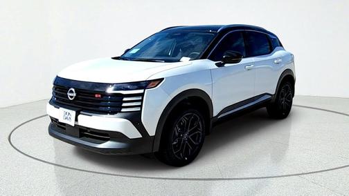 Aspen White / Super Black 2027 Nissan Kicks SR